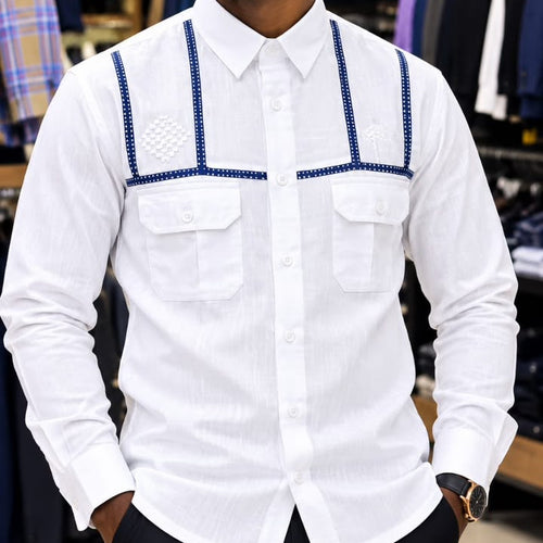 Chemise en lin blanche pour homme avec galons bleu marine et plastron brodé