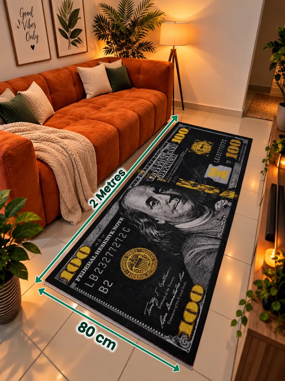 Tapis billet 100 dollars noir et or 80 cm x 2 m dans un salon